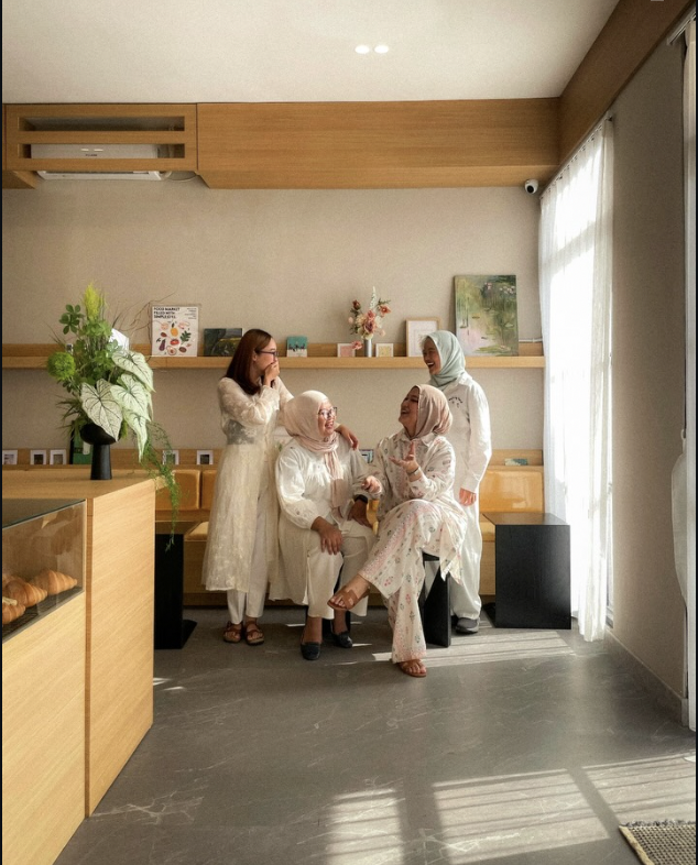 Interior cozy dengan tanaman